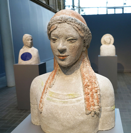 Camilla Bergmans skulptur Arkaiskt leende